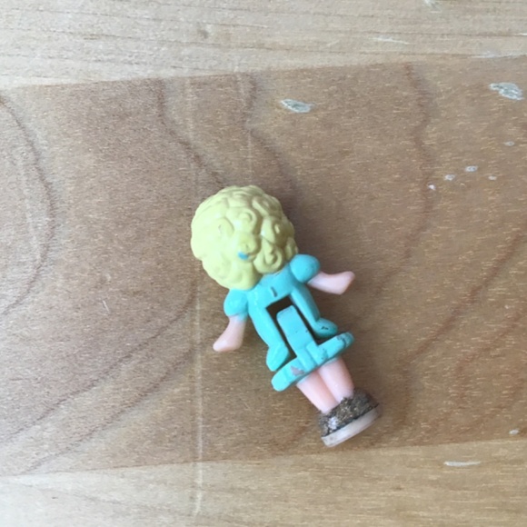 Polly Pocket and Case - Picture 4 of 8